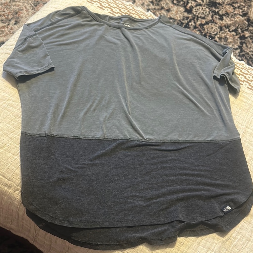 The North Face Gray Short Sleeve Tee